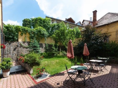 Garten, Hotel Coroana Brasovului