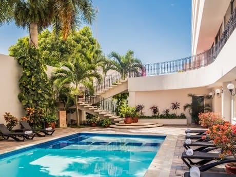 Gamma El Castellano Merida Poolbereich