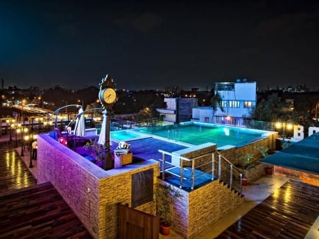 Ramada Chennai Egmore Poolbereich